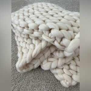 Handmade Chunky Knit Blanket in Cream
